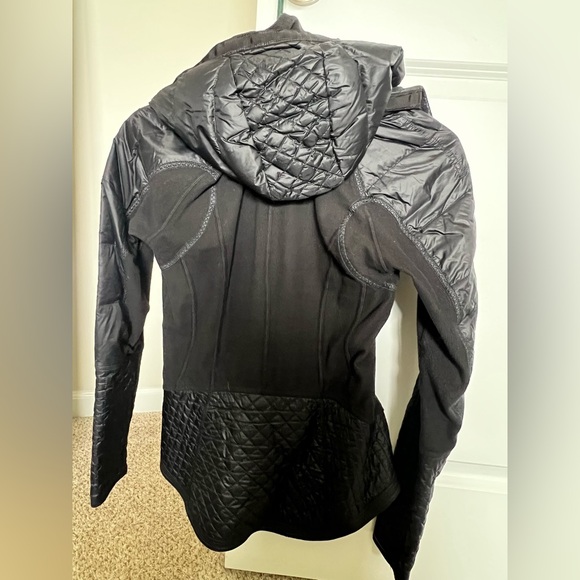 Lululemon Black Women’s Run Bundle Up Jacket - Picture 4 of 5